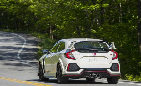 2019 Honda Civic Type R (Color: White Orchid Pearl) Rear Wallpapers 450x275 (112)