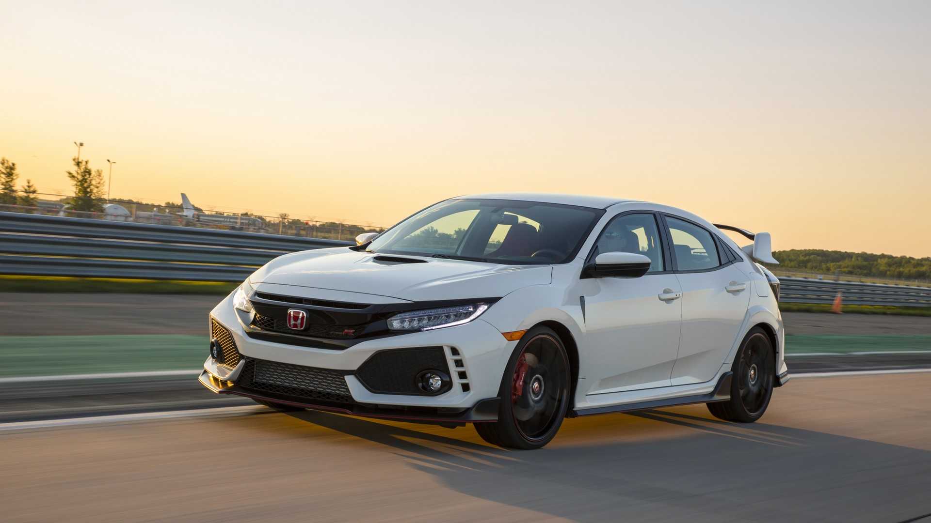2019 Honda Civic Type R (Color: White Orchid Pearl) Side Wallpapers #113 of 182