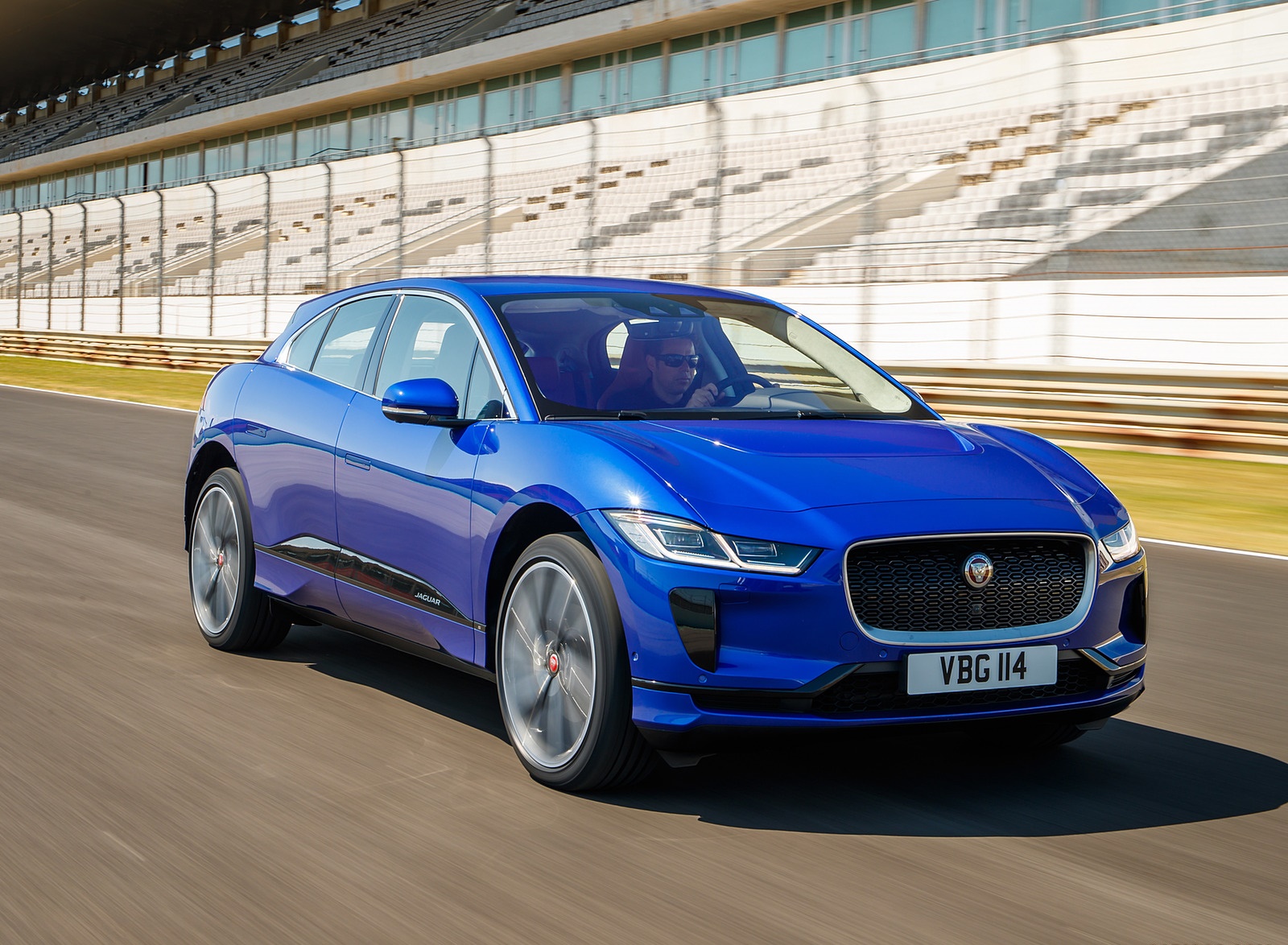 2019 Jaguar I-PACE (Color: Cesium Blue) Front Three-Quarter Wallpapers #116 of 192