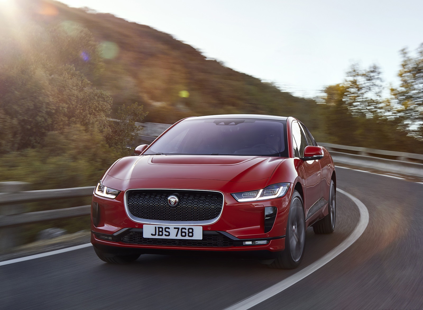 2019 Jaguar I-PACE (Color: Photon Red) Front Three-Quarter Wallpapers #82 of 192