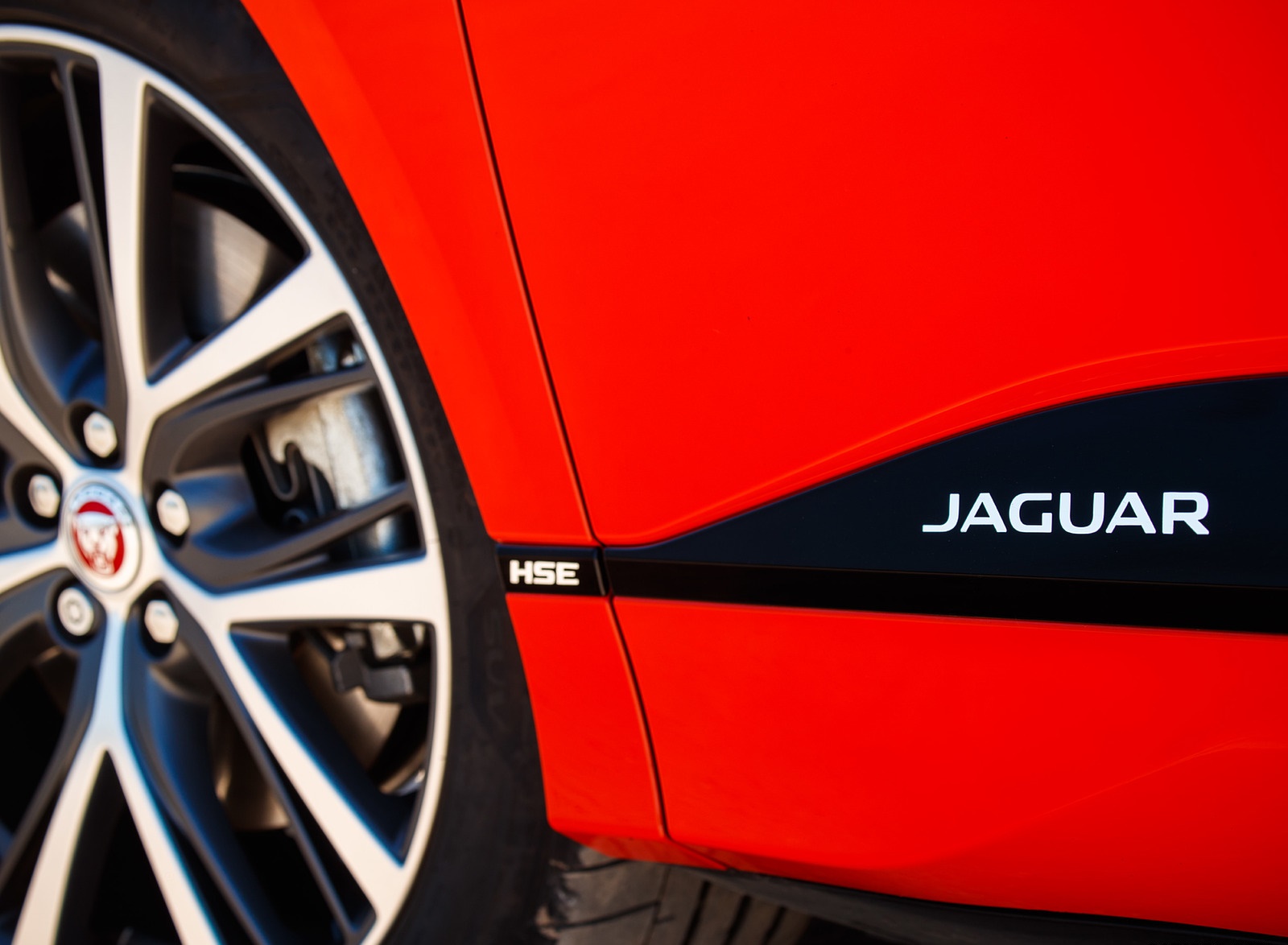 2019 Jaguar I-PACE EV400 AWD HSE First Edition (Color: Photon Red) Detail Wallpapers #67 of 192