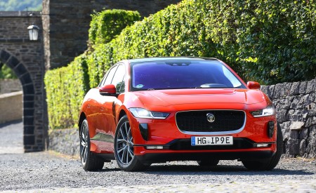 2019 Jaguar I-PACE EV400 AWD HSE First Edition (Color: Photon Red) Front Wallpapers 450x275 (48)