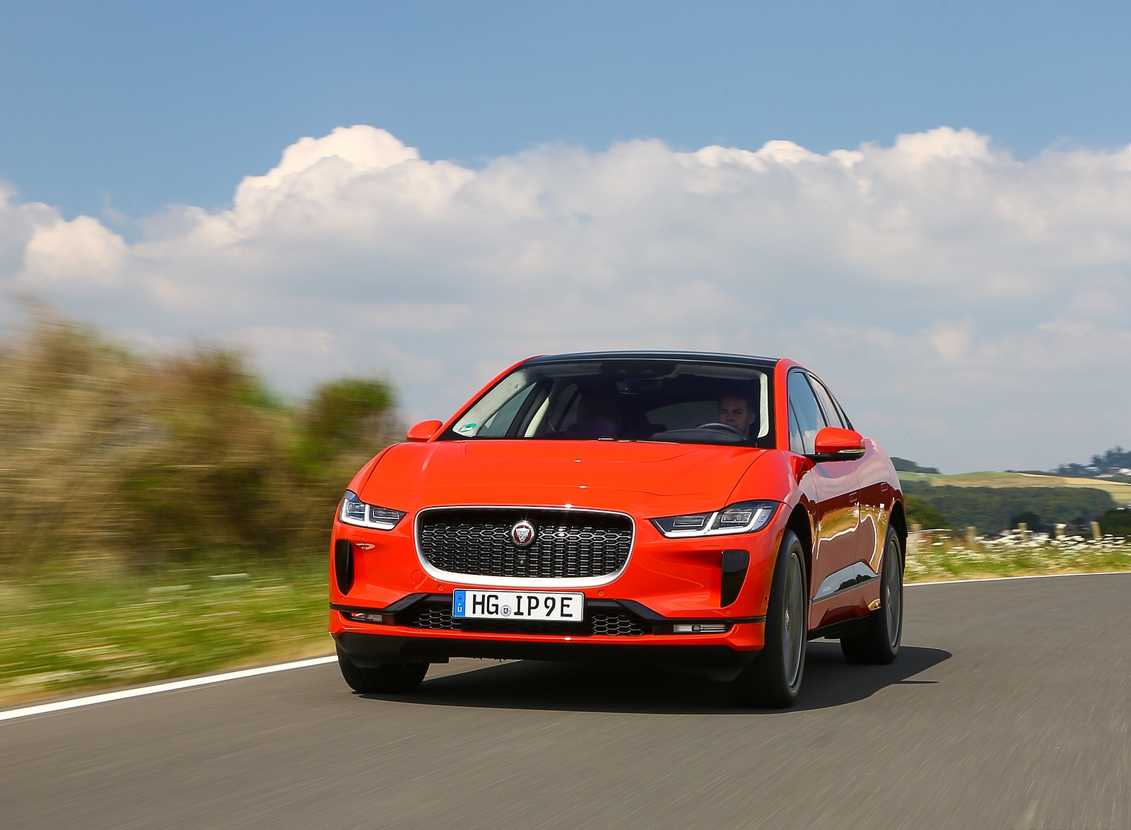 2019 Jaguar I-PACE EV400 AWD HSE First Edition (Color: Photon Red) Front Wallpapers (4)