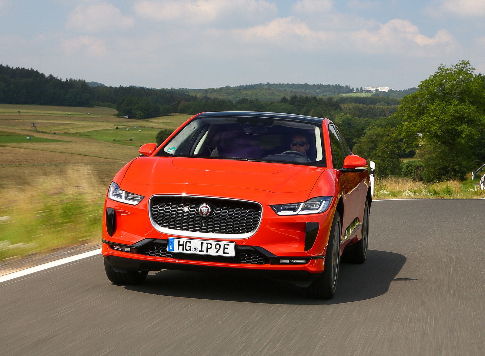 2019 Jaguar I-PACE EV400 AWD HSE First Edition (Color: Photon Red) Front Wallpapers #6 of 192