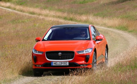 2019 Jaguar I-PACE EV400 AWD HSE First Edition (Color: Photon Red) Front Wallpapers 450x275 (40)