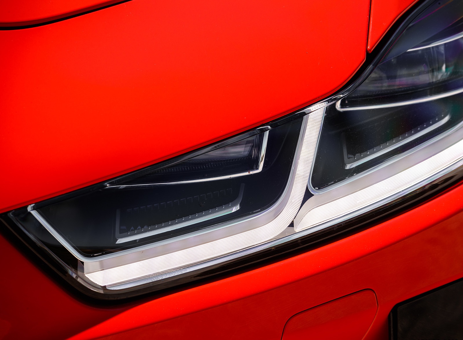 2019 Jaguar I-PACE EV400 AWD HSE First Edition (Color: Photon Red) Headlight Wallpapers #69 of 192