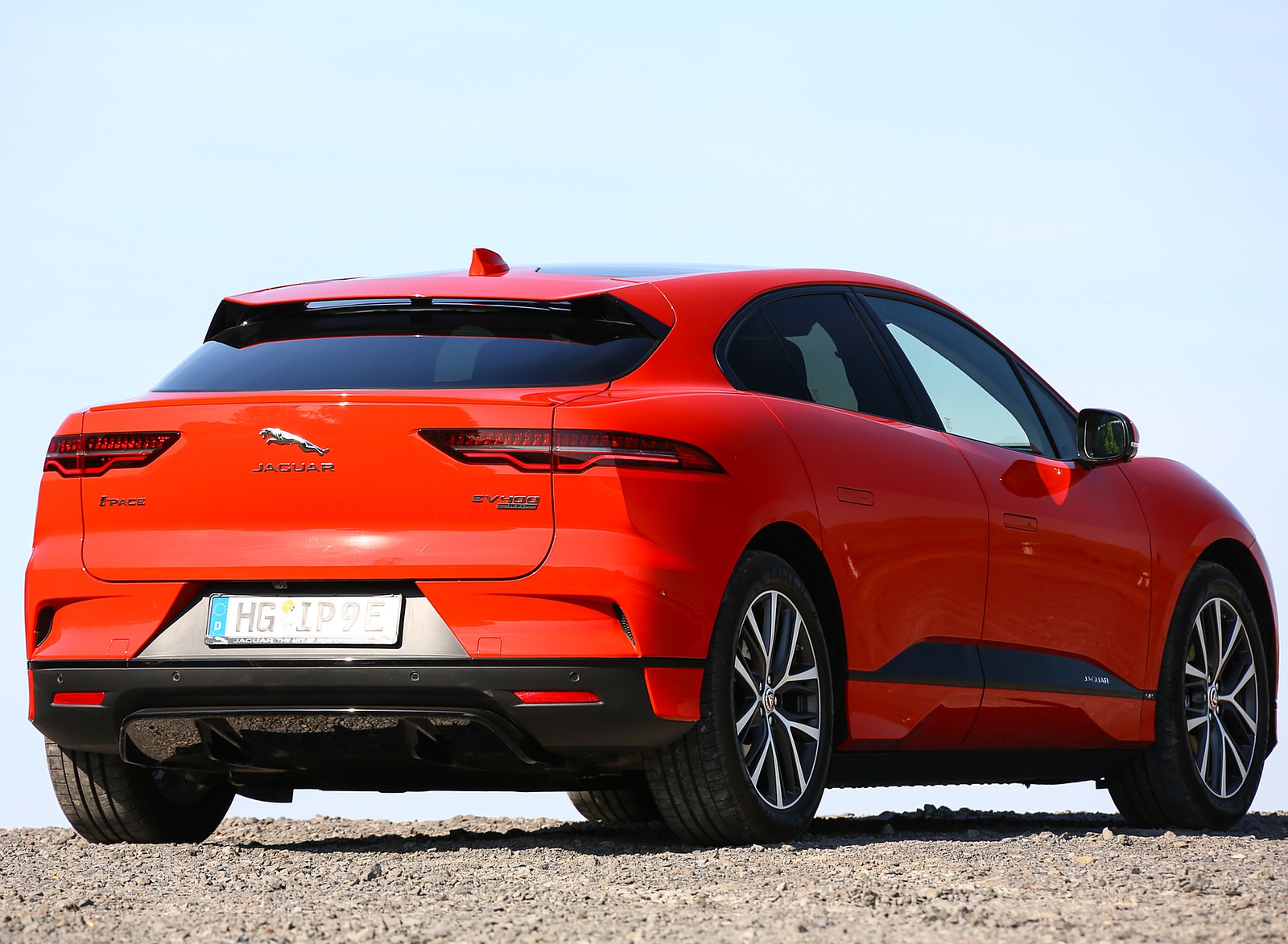 2019 Jaguar I-PACE EV400 AWD HSE First Edition (Color: Photon Red) Rear Three-Quarter Wallpapers #59 of 192