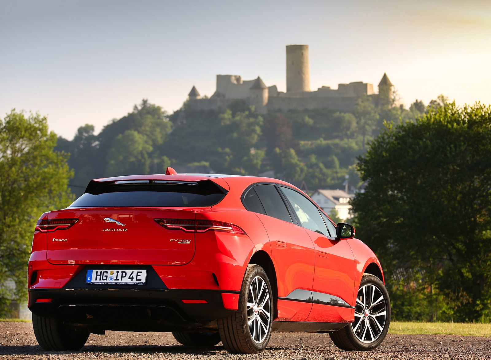 2019 Jaguar I-PACE EV400 AWD HSE First Edition (Color: Photon Red) Rear Three-Quarter Wallpapers #60 of 192