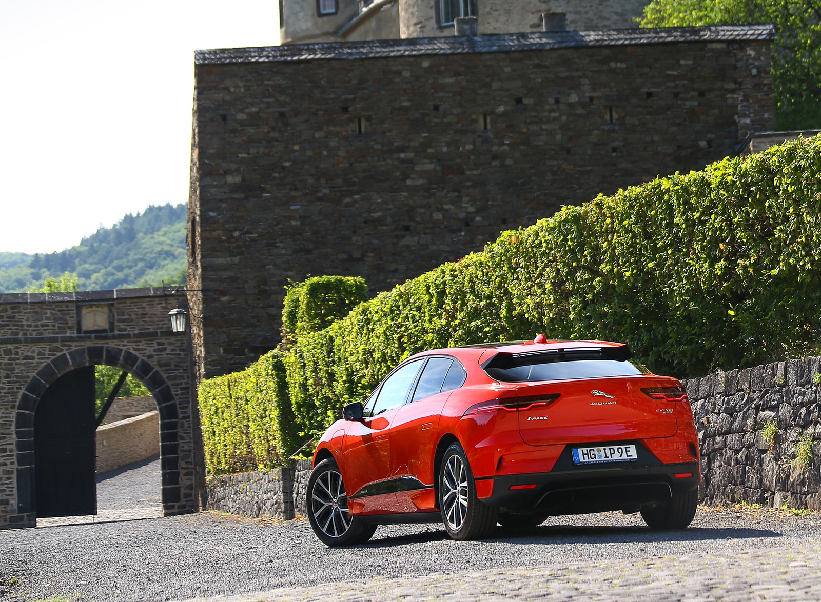 2019 Jaguar I-PACE EV400 AWD HSE First Edition (Color: Photon Red) Rear Three-Quarter Wallpapers #51 of 192
