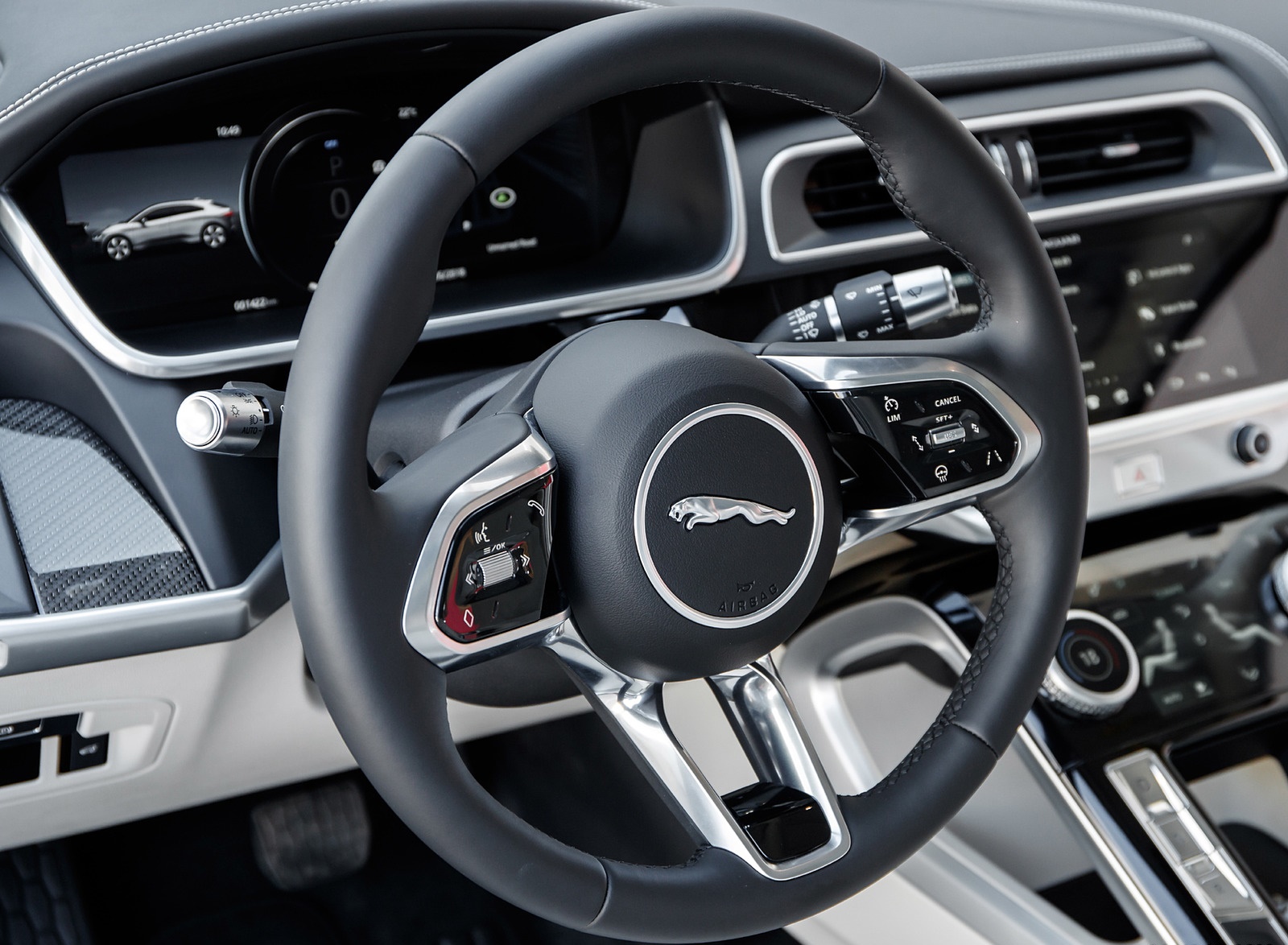 2019 Jaguar I-PACE EV400 AWD S (Color: Yulong White) Interior Steering Wheel Wallpapers #186 of 192
