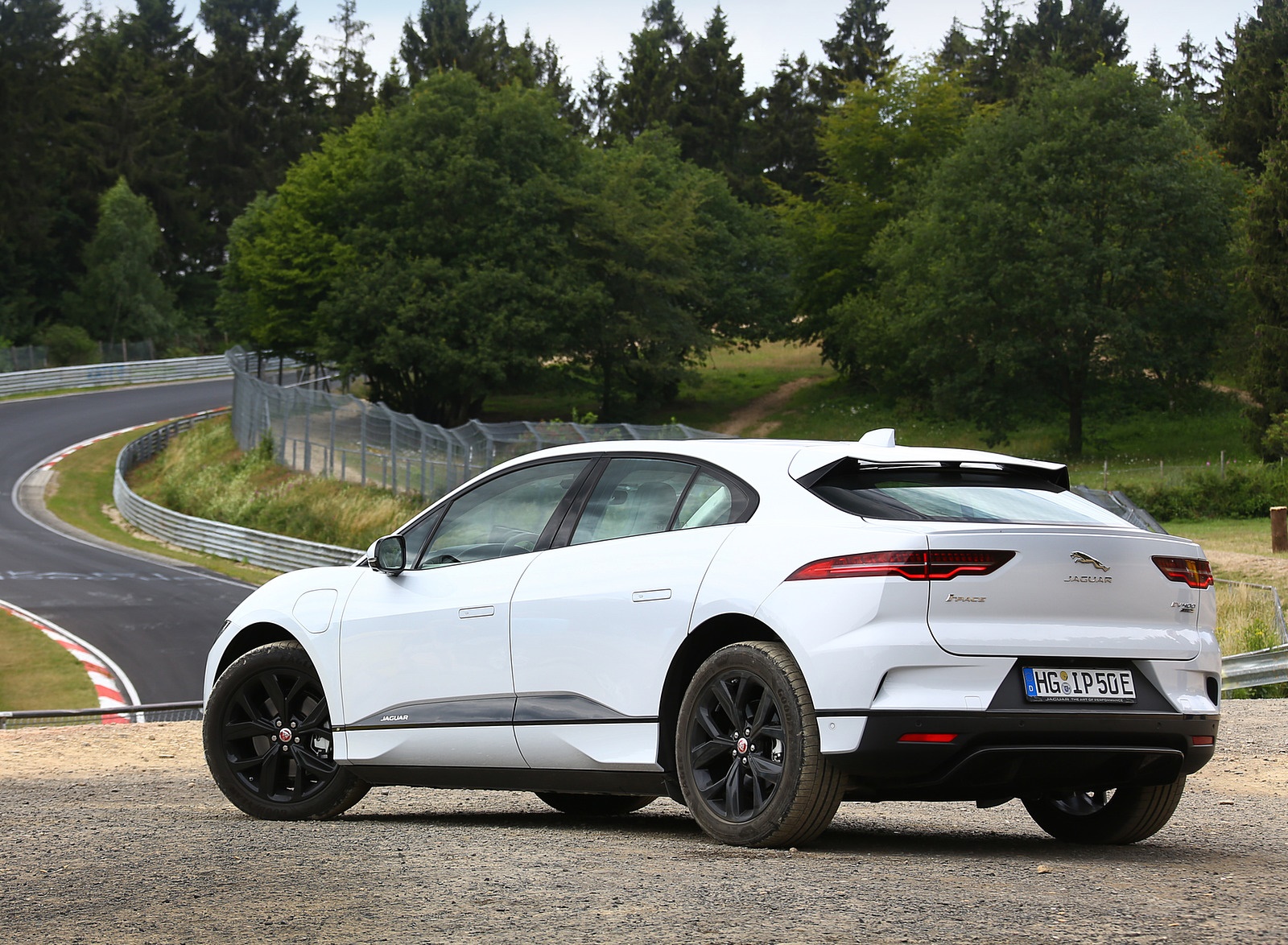 2019 Jaguar I-PACE EV400 AWD S (Color: Yulong White) Rear Three-Quarter Wallpapers #179 of 192