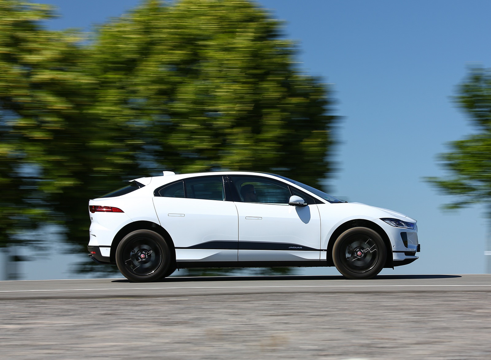 2019 Jaguar I-PACE EV400 AWD S (Color: Yulong White) Side Wallpapers #165 of 192