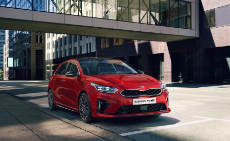 2019 Kia Ceed GT-Line Front Three-Quarter Wallpapers 450x275 (1)