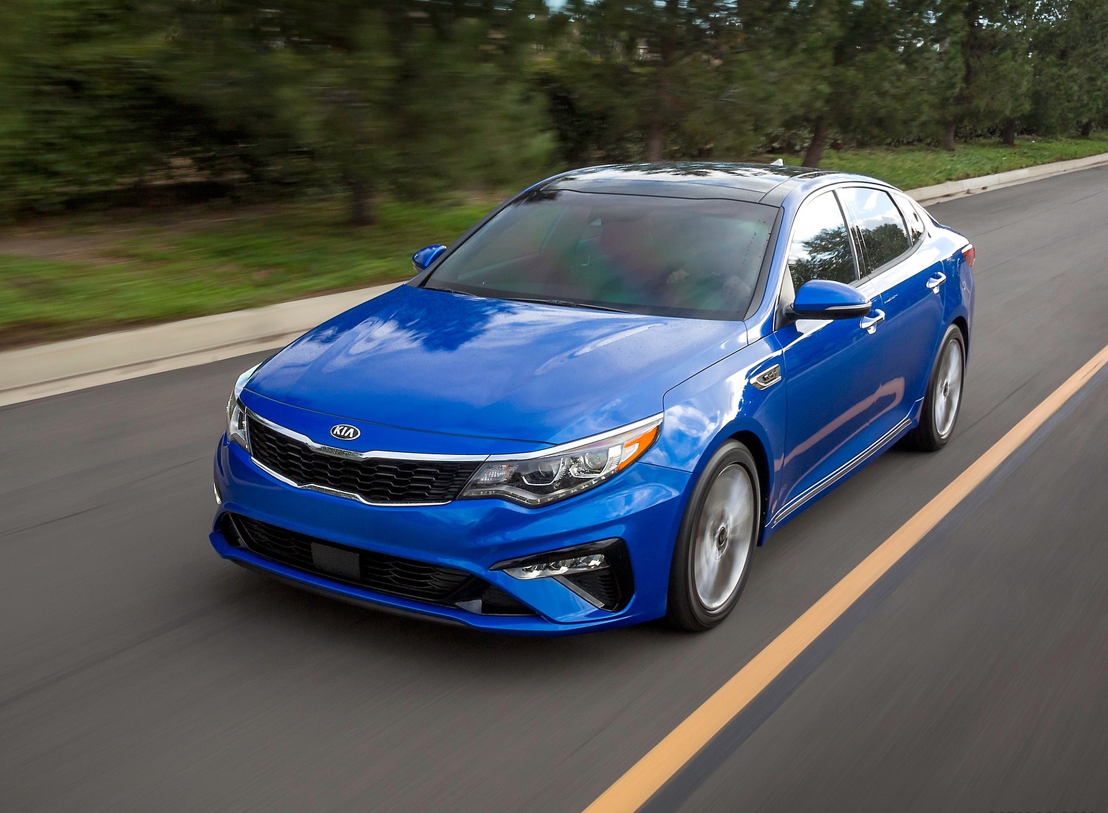 2019 Kia Optima Front Three-Quarter Wallpapers (3)