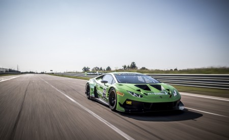 2019 Lamborghini Huracán GT3 EVO Front Three-Quarter Wallpapers 450x275 (1)