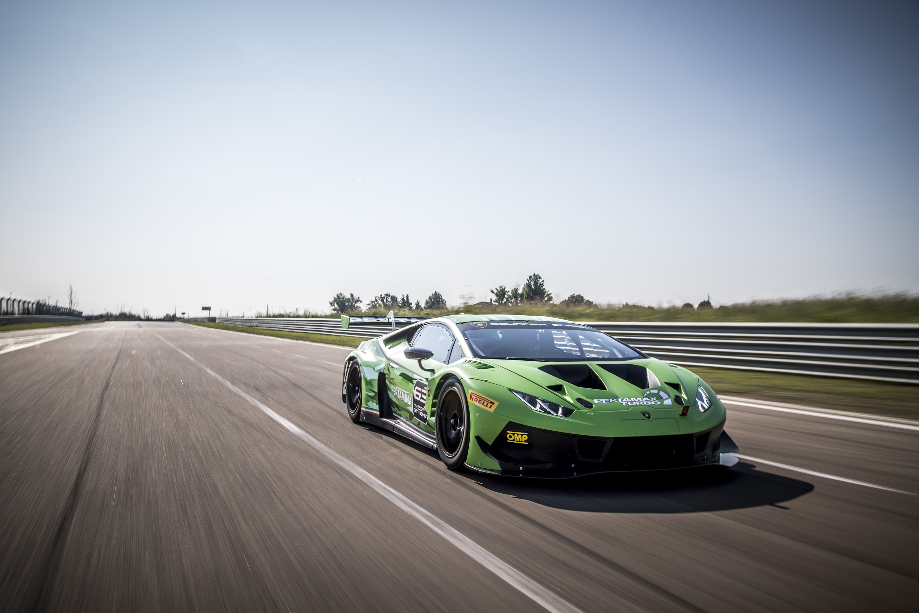 2019 Lamborghini Huracán GT3 EVO Front Three-Quarter Wallpapers #1 of 21