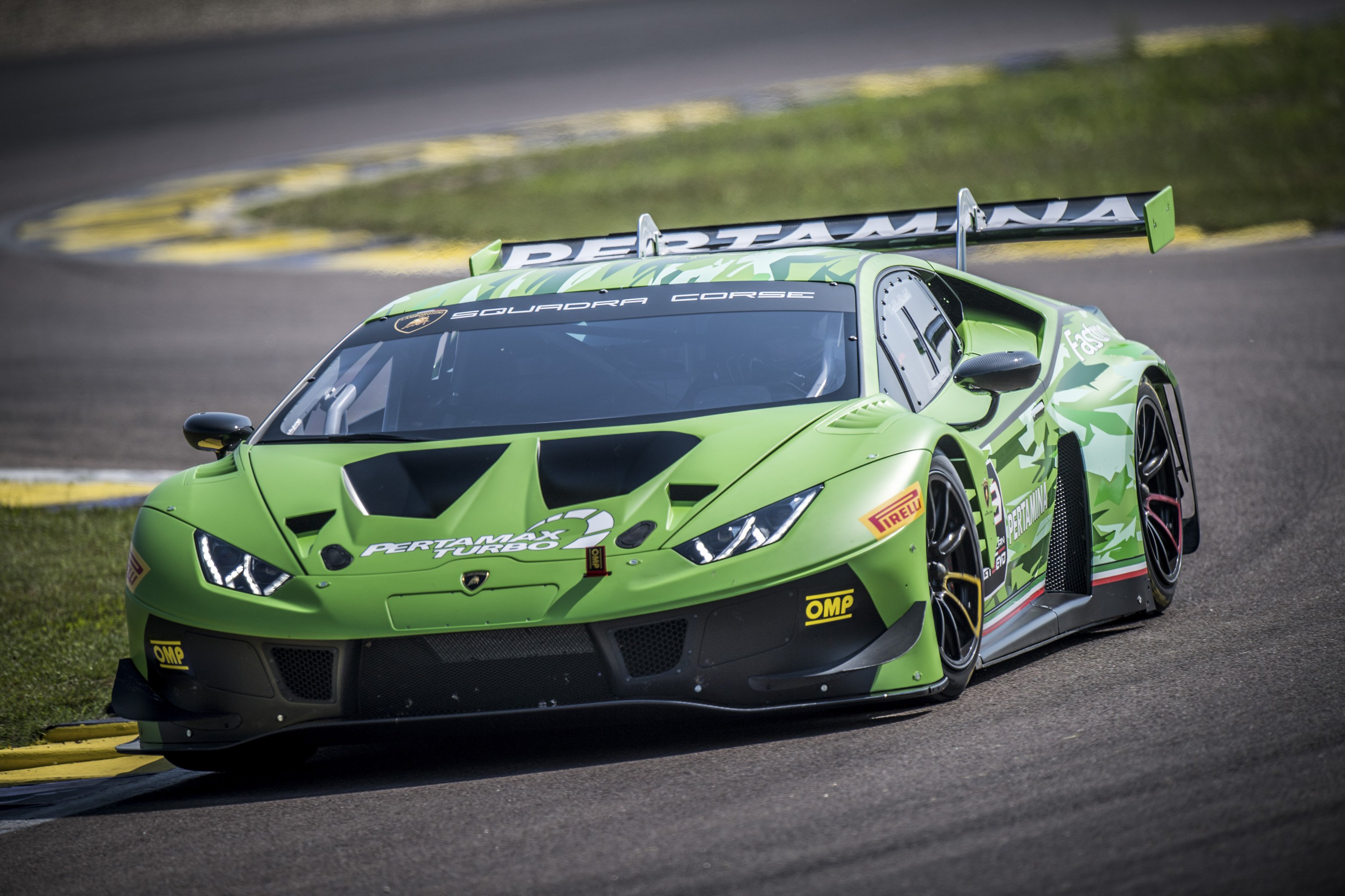 2019 Lamborghini Huracán GT3 EVO Front Three-Quarter Wallpapers (2)