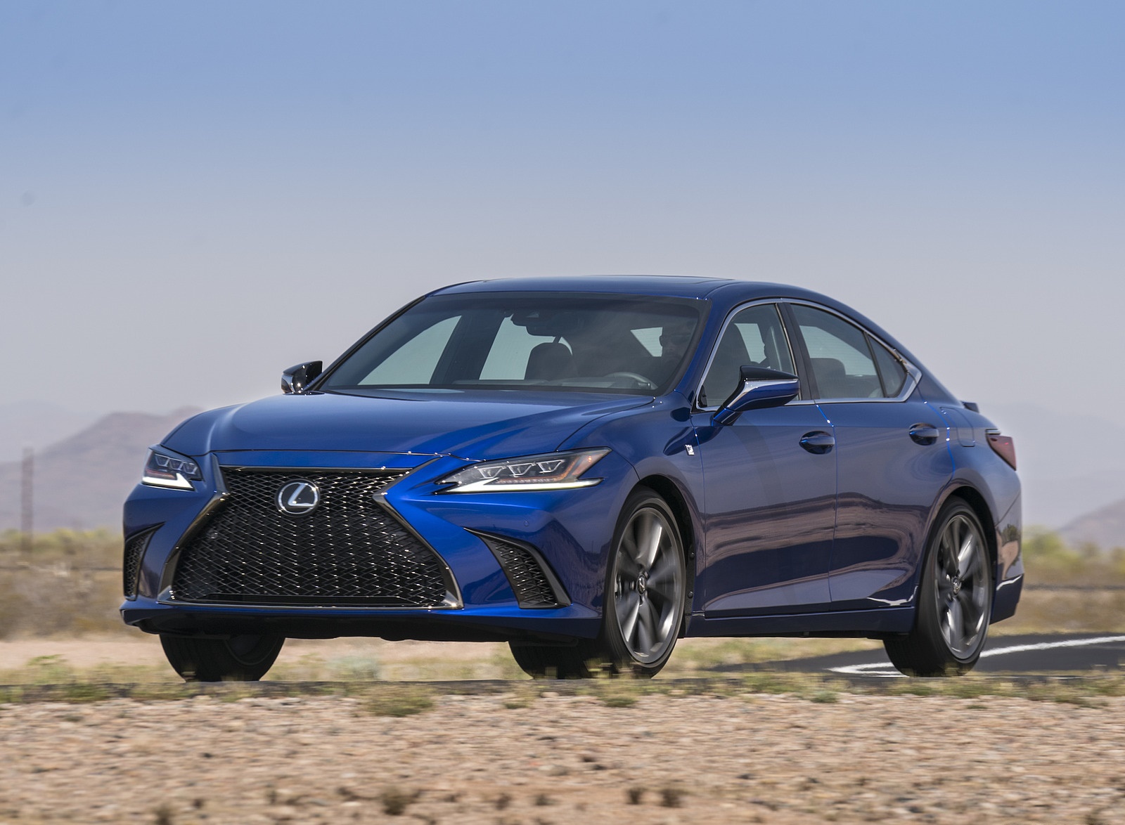 2019 Lexus ES 350 F-Sport Front Three-Quarter Wallpapers (5)