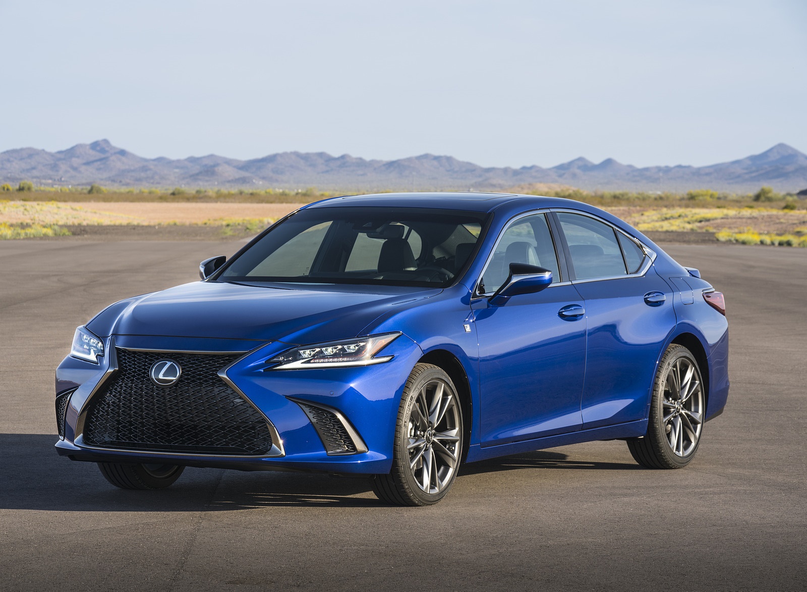 2019 Lexus ES 350 F-Sport Front Three-Quarter Wallpapers (6)