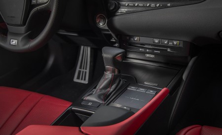 2019 Lexus ES 350 F-Sport Interior Detail Wallpapers 450x275 (45)