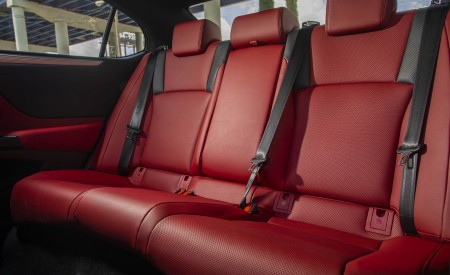 2019 Lexus ES 350 F-Sport Interior Rear Seats Wallpapers 450x275 (41)