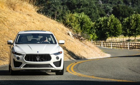 2019 Maserati Levante GTS Front Wallpapers 450x275 (16)