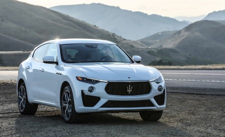 2019 Maserati Levante GTS Front Wallpapers 450x275 (39)