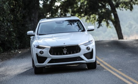 2019 Maserati Levante GTS Front Wallpapers 450x275 (32)
