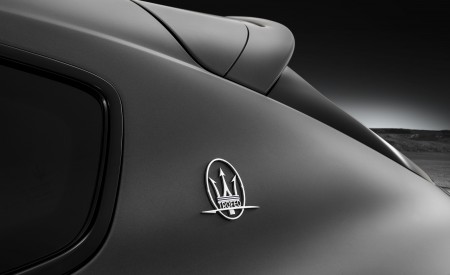 2019 Maserati Levante Trofeo Badge Wallpapers 450x275 (79)