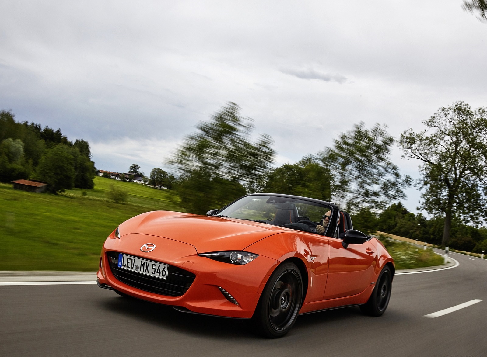 2019 Mazda MX-5 Miata 30th Anniversary Edition Front Three-Quarter Wallpapers (5)