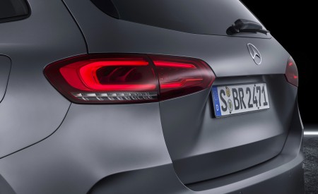 2019 Mercedes-Benz B-Class Tail Light Wallpapers 450x275 (41)