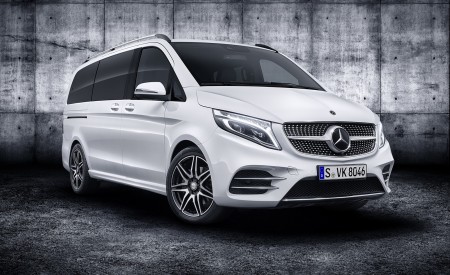 2019 Mercedes-Benz V-Class AMG Line (Color Mountain Crystal White Metallic) Front Three-Quarter Wallpapers 450x275 (68)