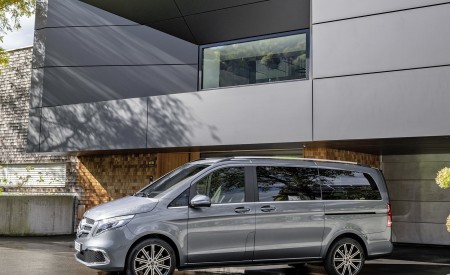 2019 Mercedes-Benz V-Class EXCLUSIVE Line (Color: Selenit Grey Metallic) Side Wallpapers 450x275 (21)