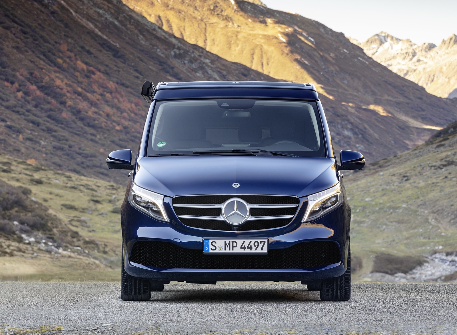 2019 Mercedes-Benz V-Class Marco Polo (Color: Cavansit Blue Metallic) Front Wallpapers #55 of 75