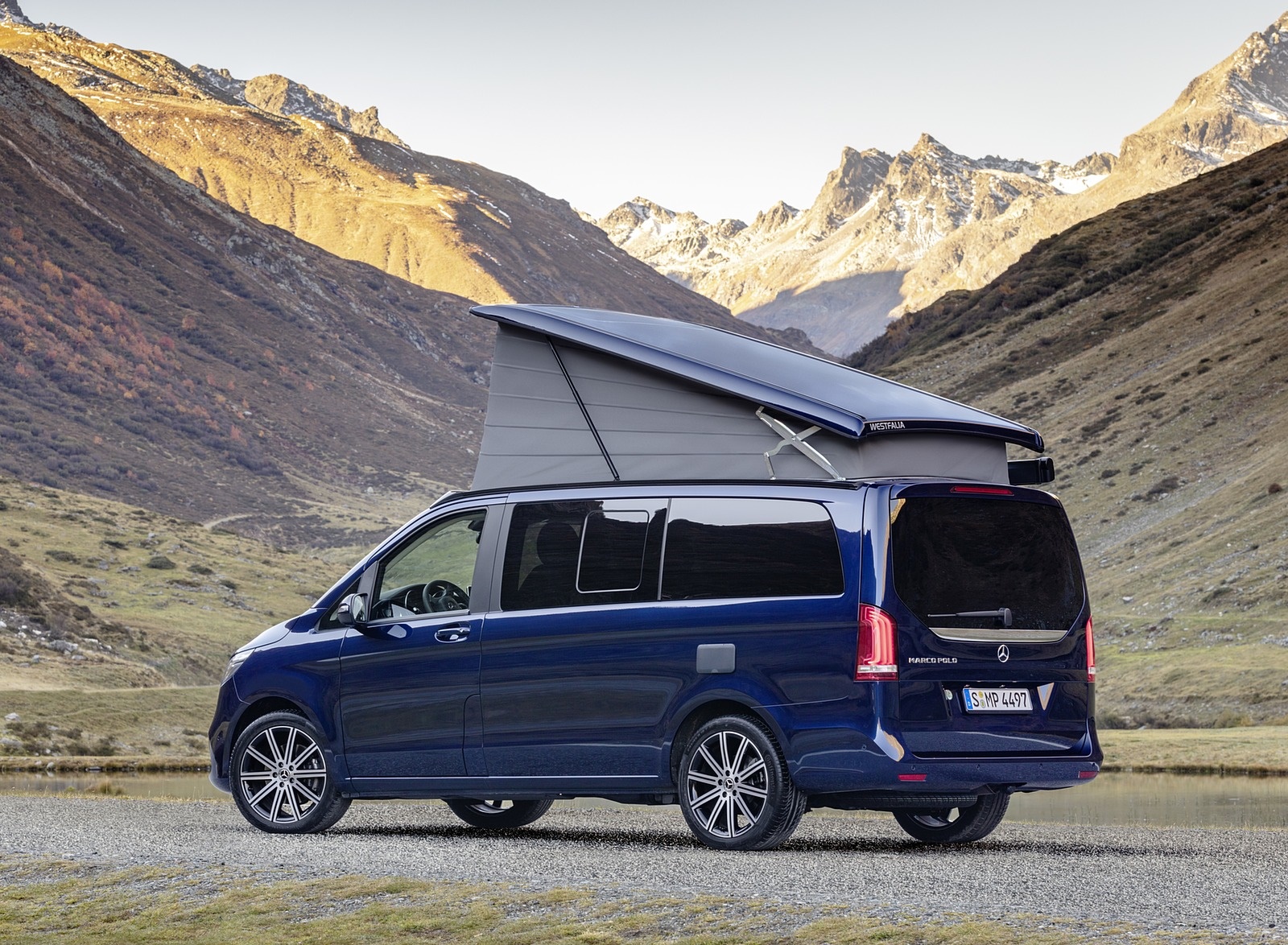 2019 Mercedes-Benz V-Class Marco Polo (Color: Cavansit Blue Metallic) Rear Three-Quarter Wallpapers #50 of 75