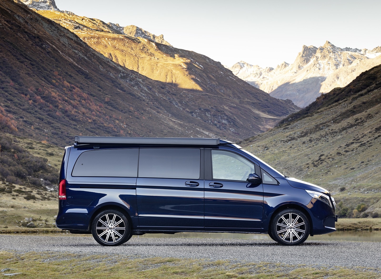 2019 Mercedes-Benz V-Class Marco Polo (Color: Cavansit Blue Metallic) Side Wallpapers #53 of 75