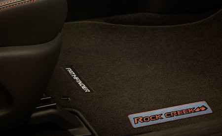 2019 Nissan Pathfinder Rock Creek Edition Interior Detail Wallpapers 450x275 (21)