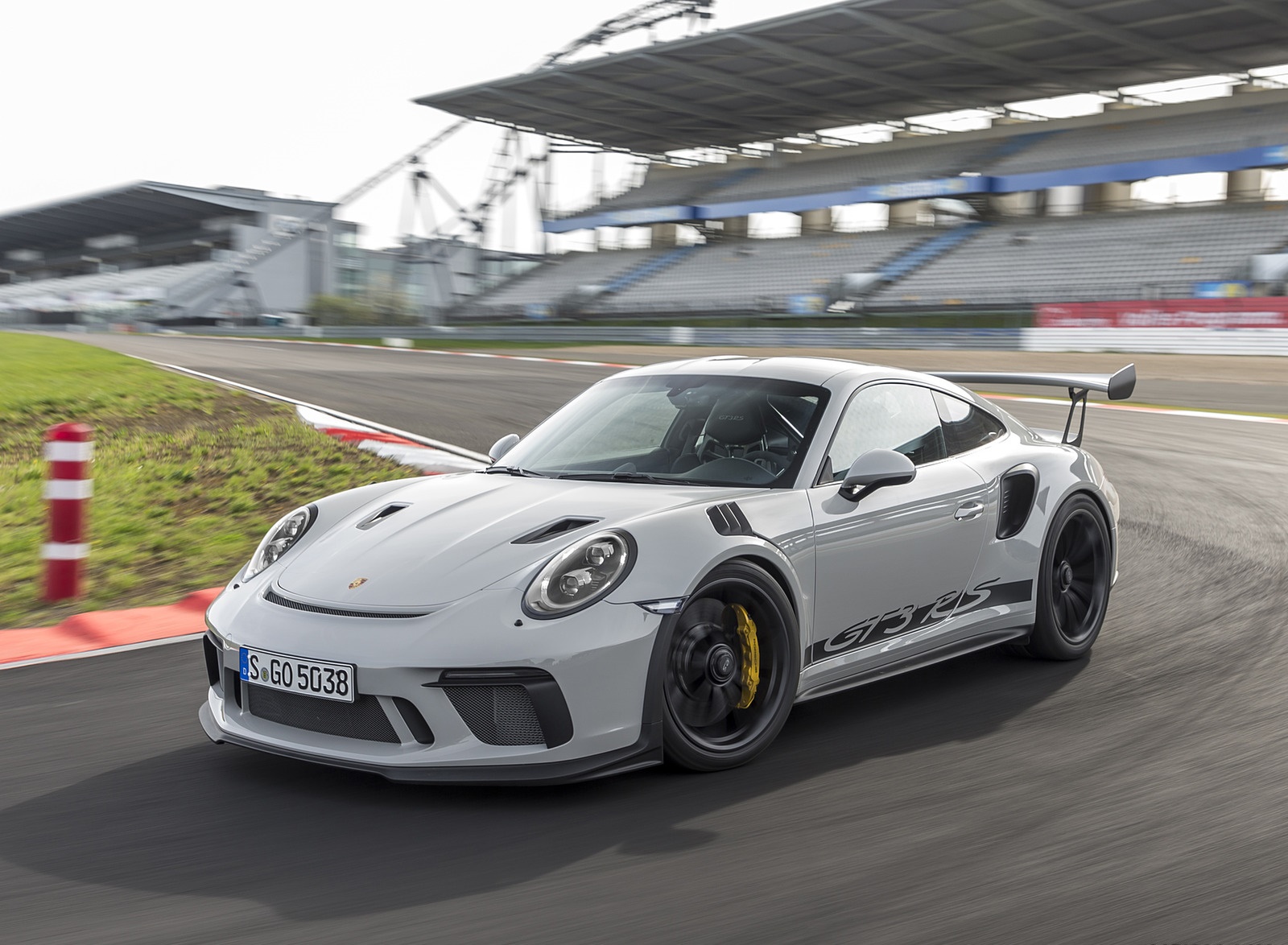 2019 Porsche 911 GT3 RS (Color: Crayon) Front Three-Quarter Wallpapers #55 of 209