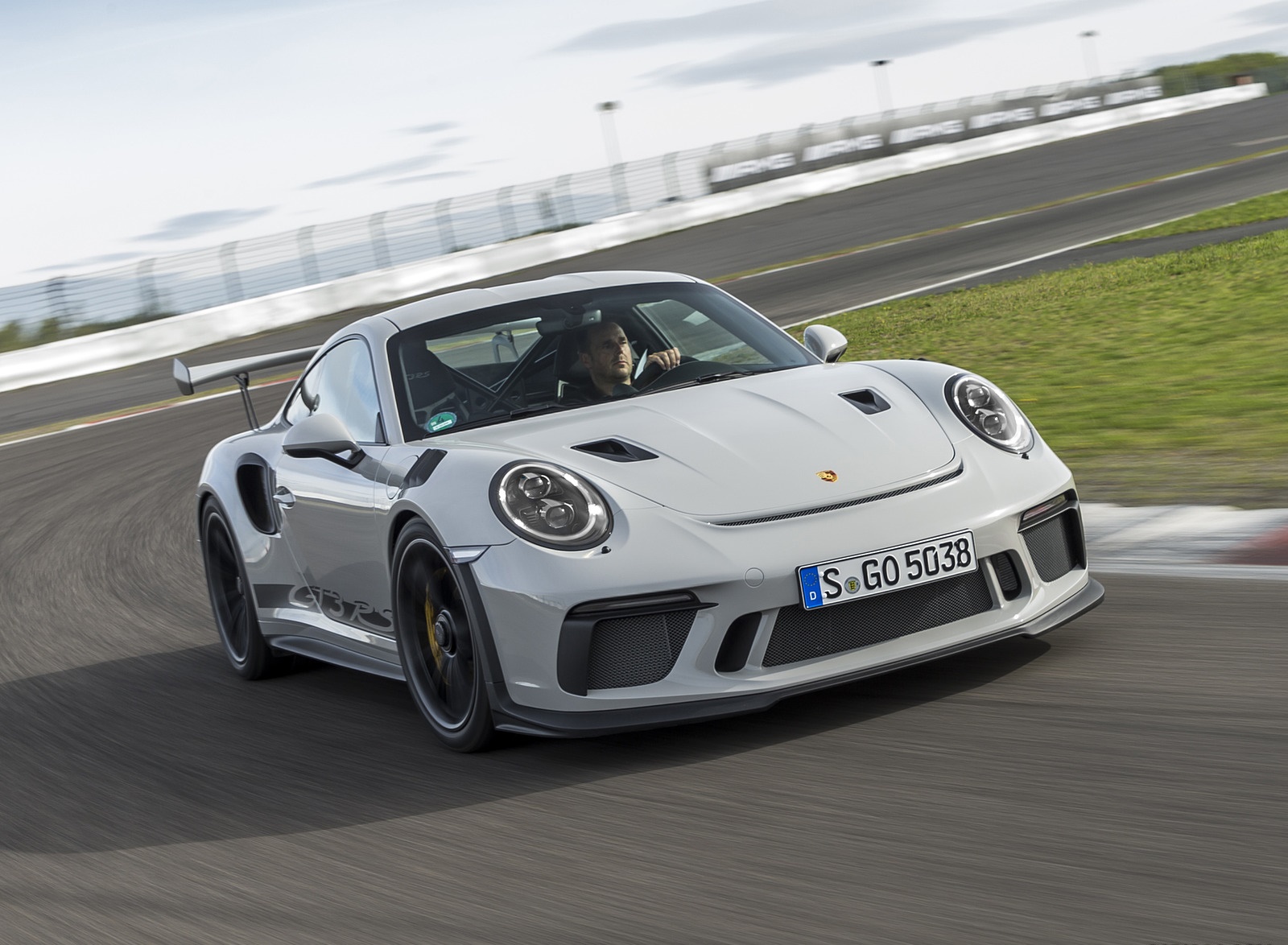 2019 Porsche 911 GT3 RS (Color: Crayon) Front Three-Quarter Wallpapers #48 of 209