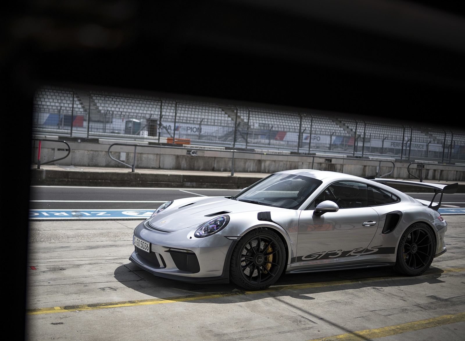 2019 Porsche 911 GT3 RS (Color: GT-Silver) Side Wallpapers #83 of 209