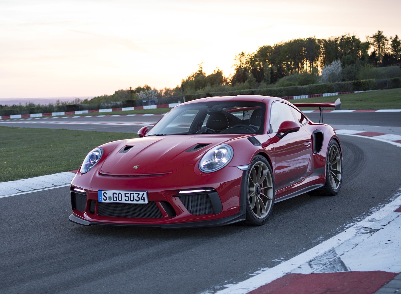 2019 Porsche 911 GT3 RS (Color: Guards Red) Front Three-Quarter Wallpapers #94 of 209