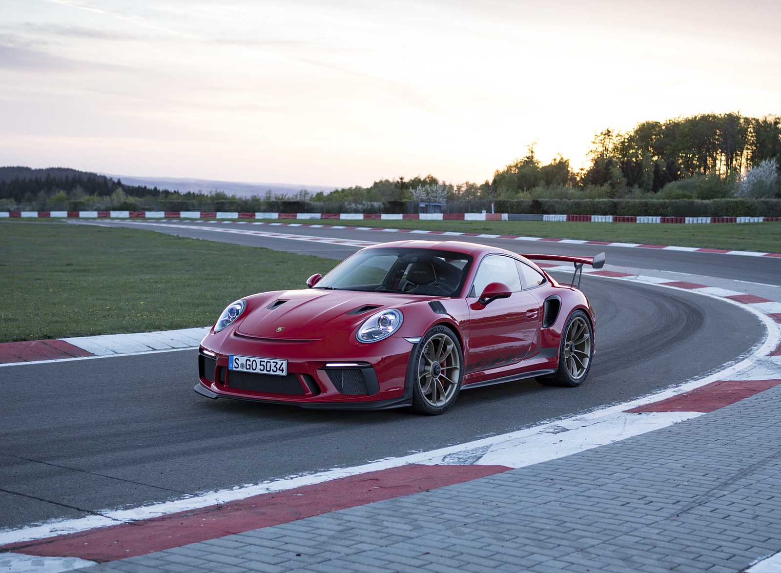 Porsche 911 gt3 Red