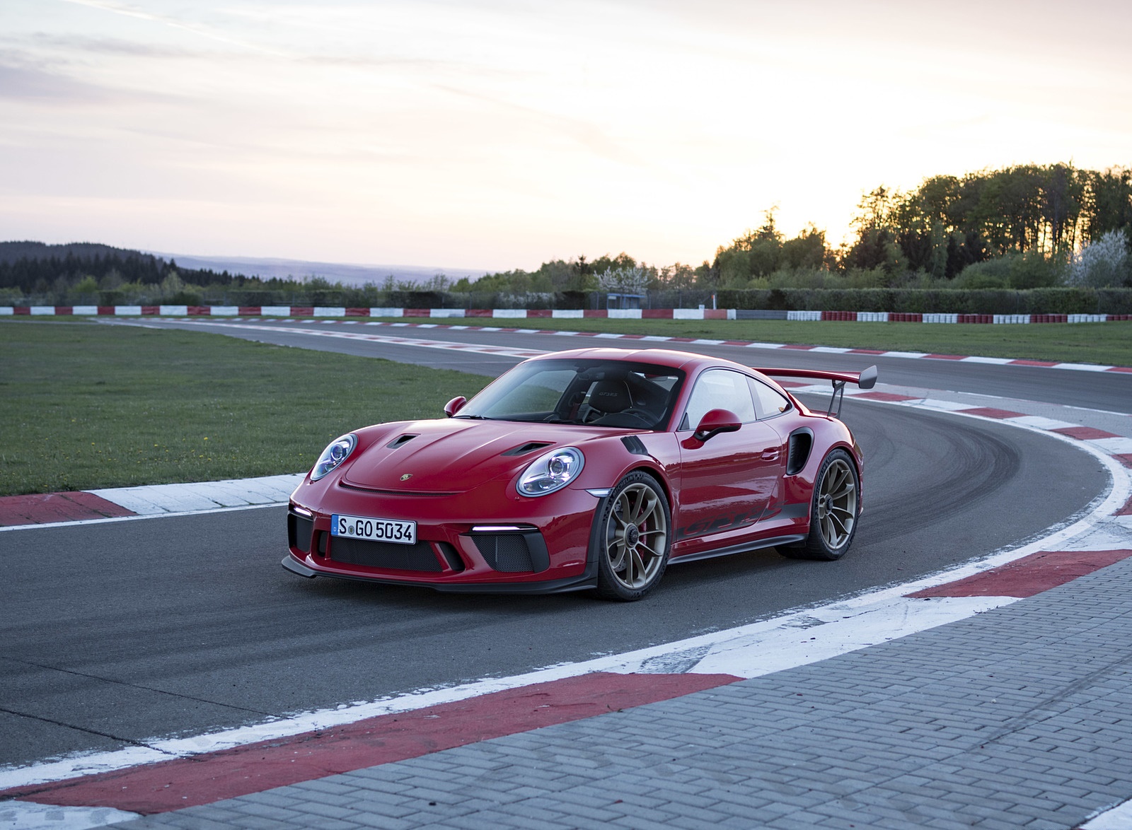 2019 Porsche 911 GT3 RS (Color: Guards Red) Front Three-Quarter Wallpapers #105 of 209