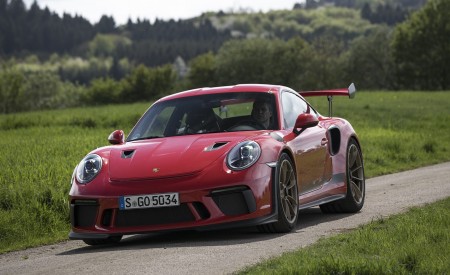 2019 Porsche 911 GT3 RS (Color: Guards Red) Front Three-Quarter Wallpapers 450x275 (96)