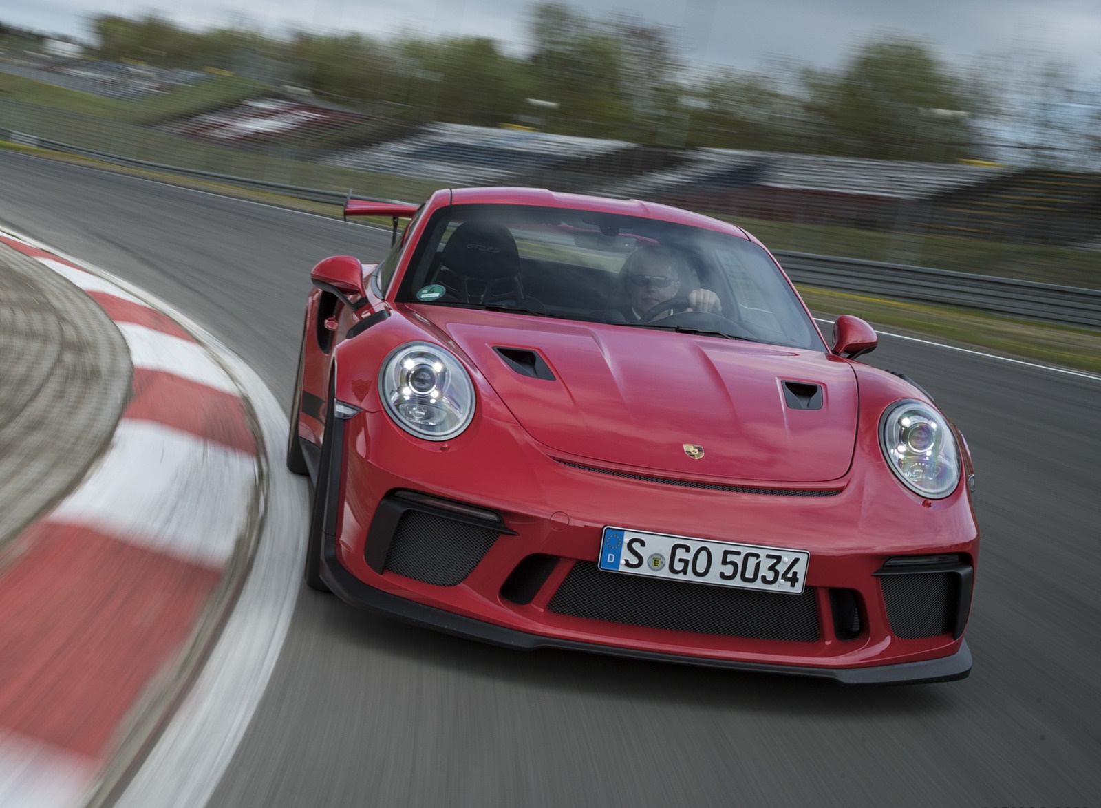 2019 Porsche 911 GT3 RS (Color: Guards Red) Front Wallpapers #106 of 209