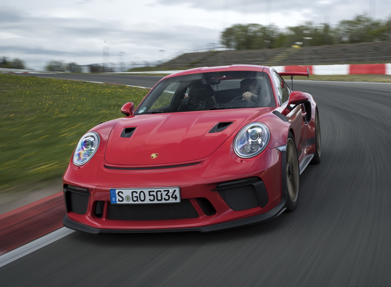 2019 Porsche 911 GT3 RS (Color: Guards Red) Front Wallpapers #98 of 209