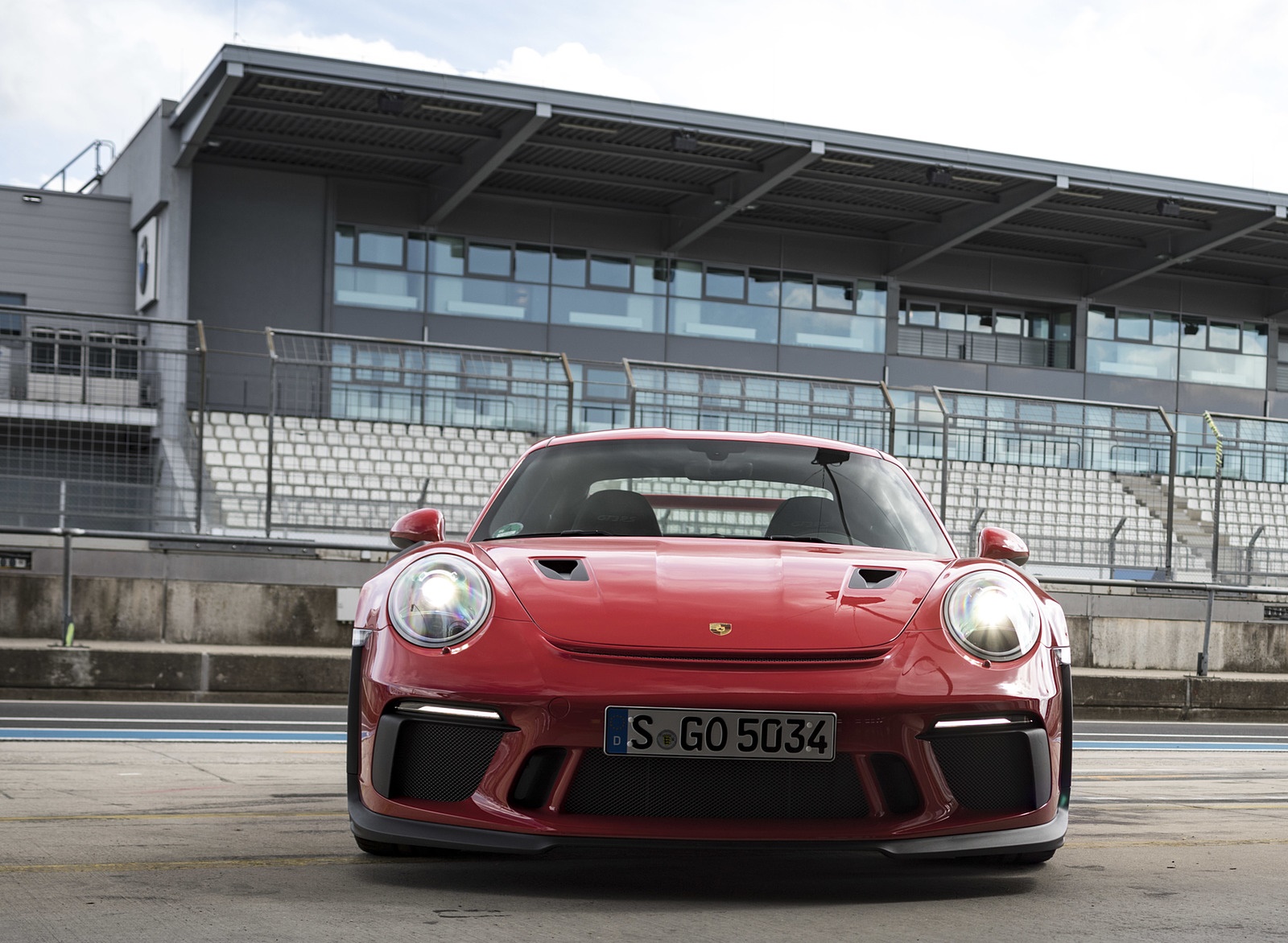 2019 Porsche 911 GT3 RS (Color: Guards Red) Front Wallpapers #118 of 209