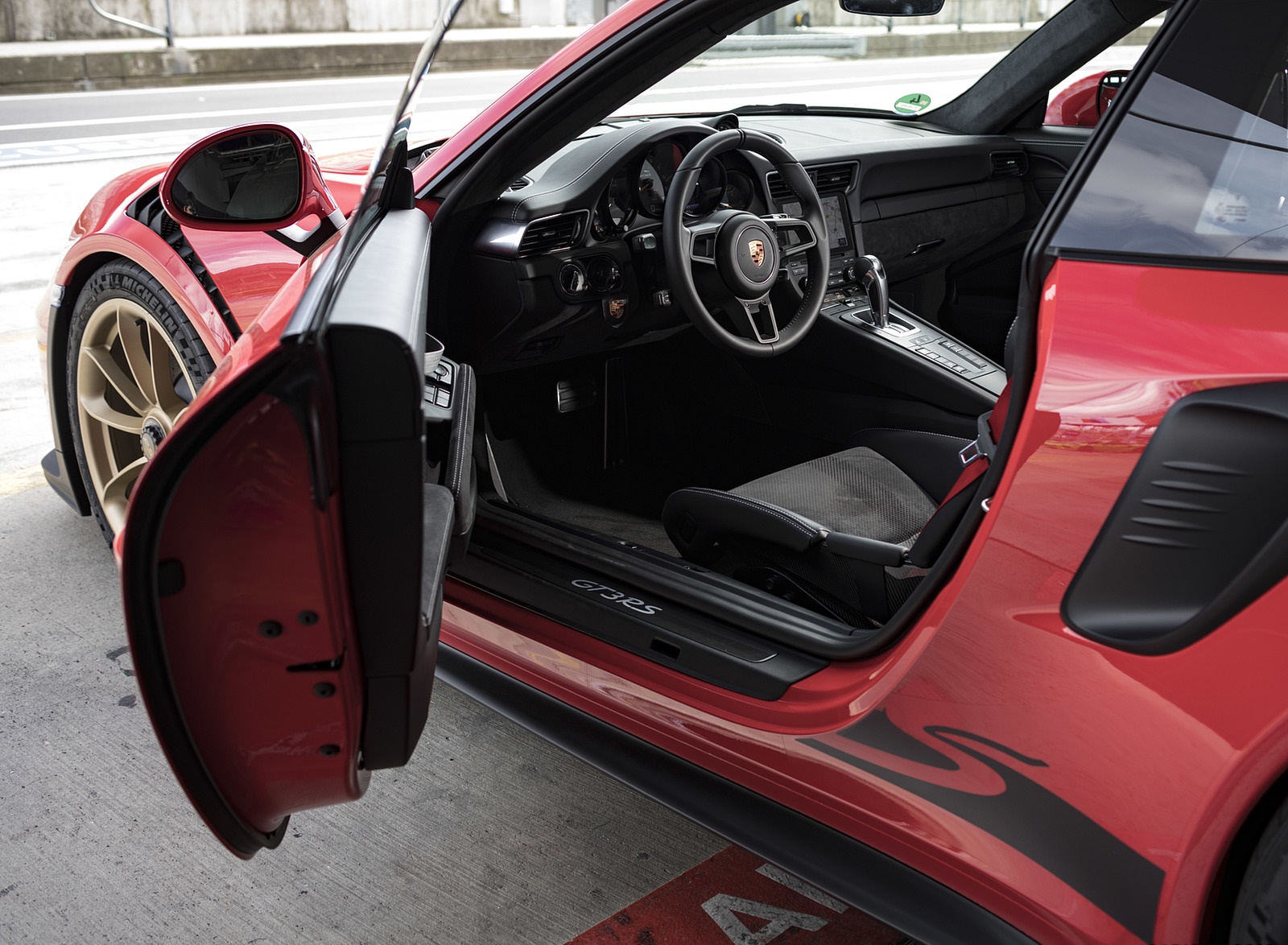 2019 Porsche 911 GT3 RS (Color: Guards Red) Interior Wallpapers #128 of 209