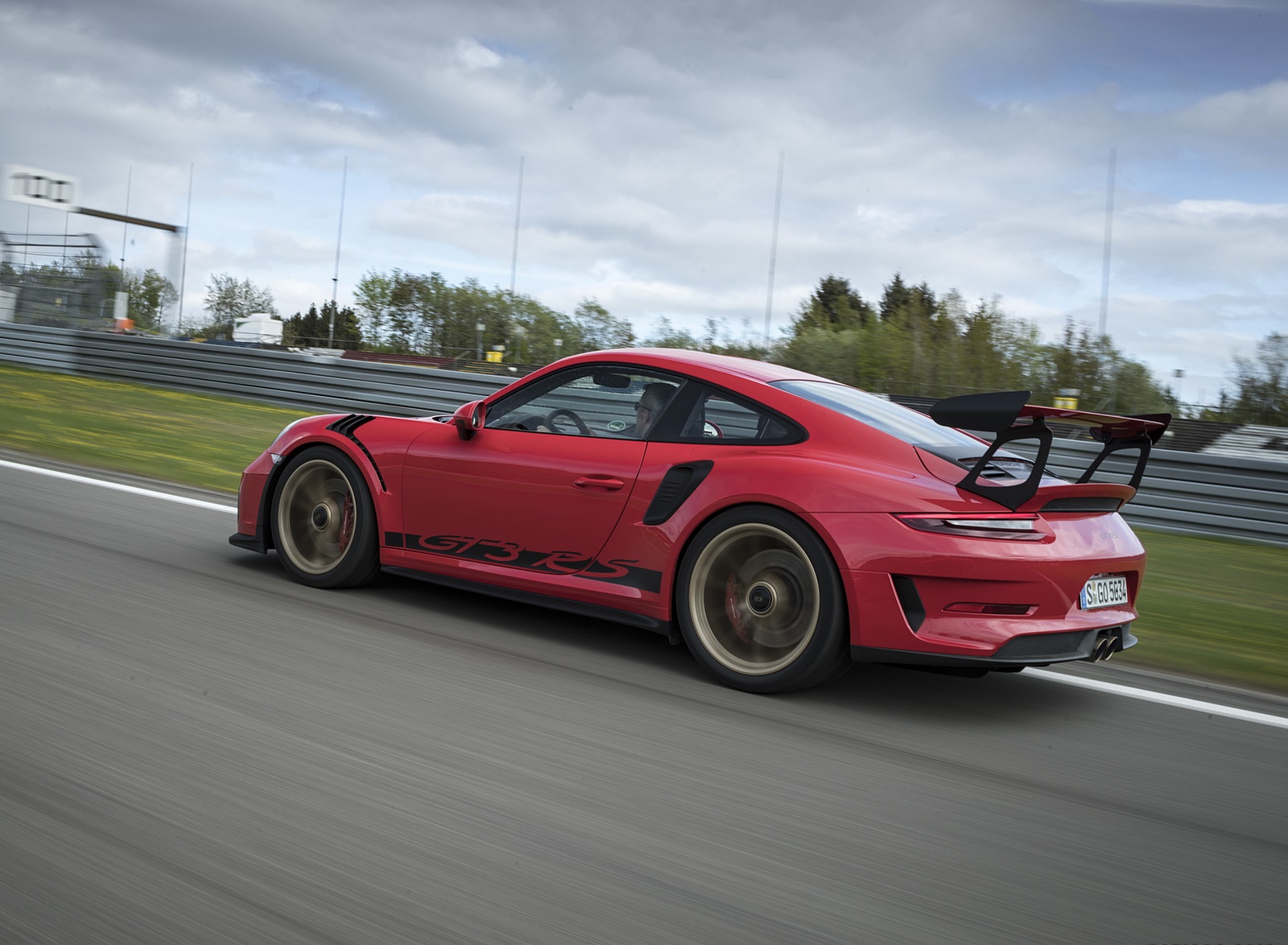 2019 Porsche 911 GT3 RS (Color: Guards Red) Rear Three-Quarter Wallpapers #108 of 209