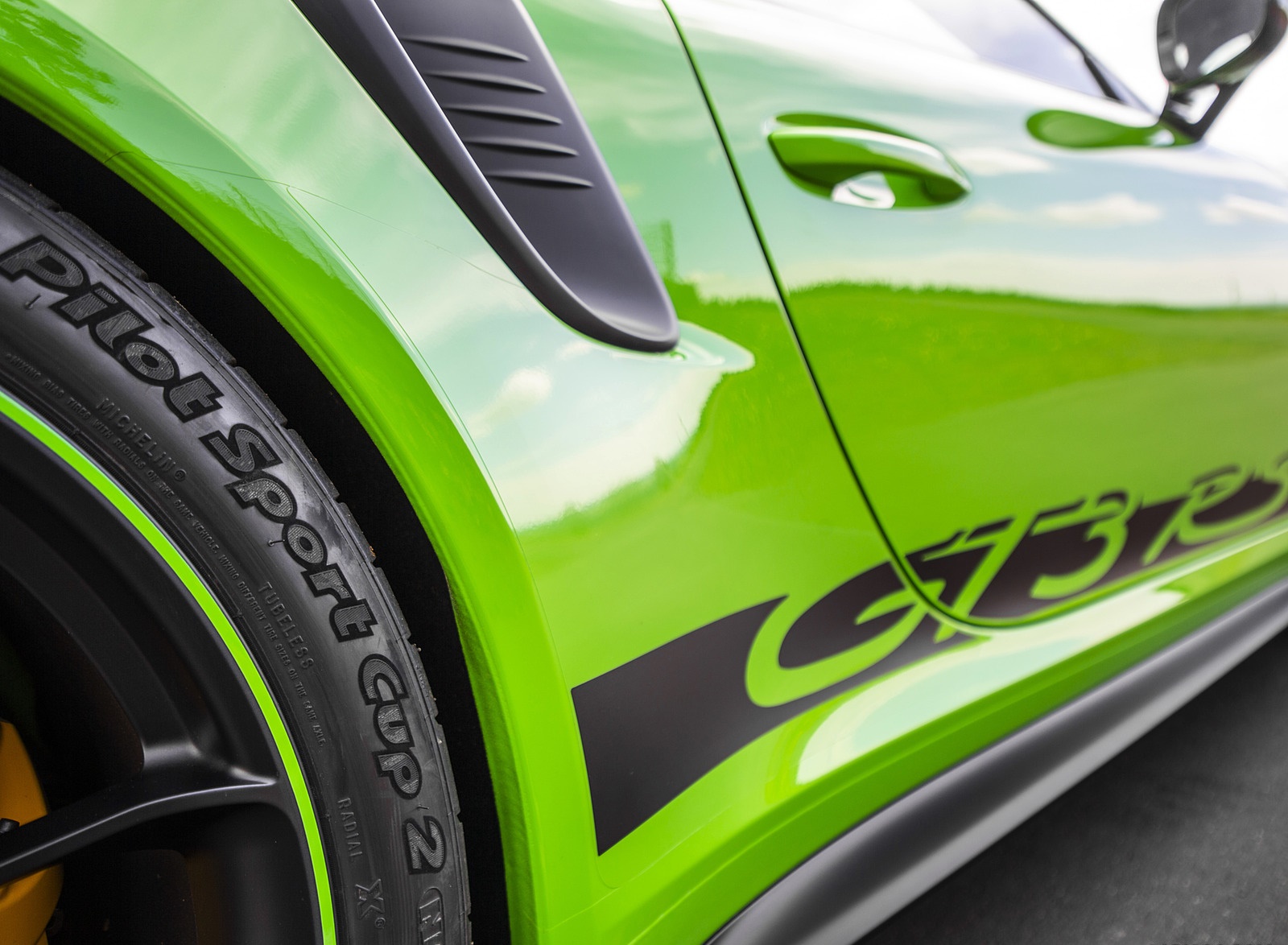 2019 Porsche 911 GT3 RS (Color: Lizard Green) Detail Wallpapers #146 of 209